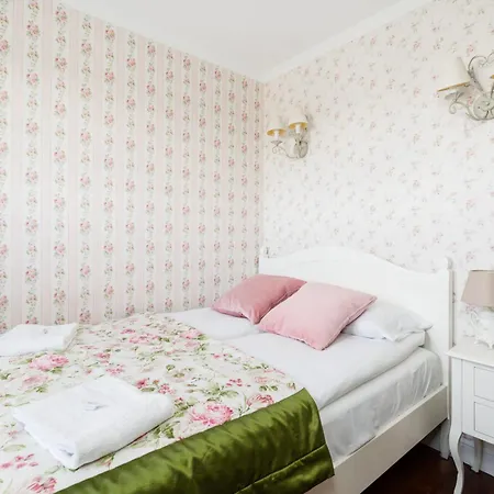 Malta Balcony And Parking By Renters Prestige 公寓