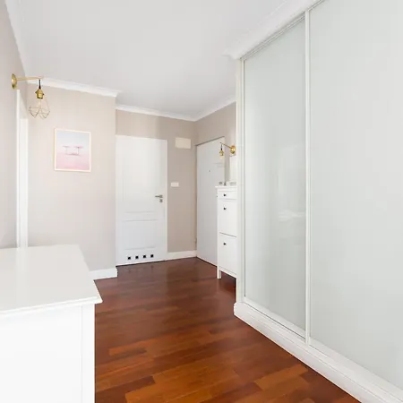 Malta Balcony And Parking By Renters Prestige Apartman *